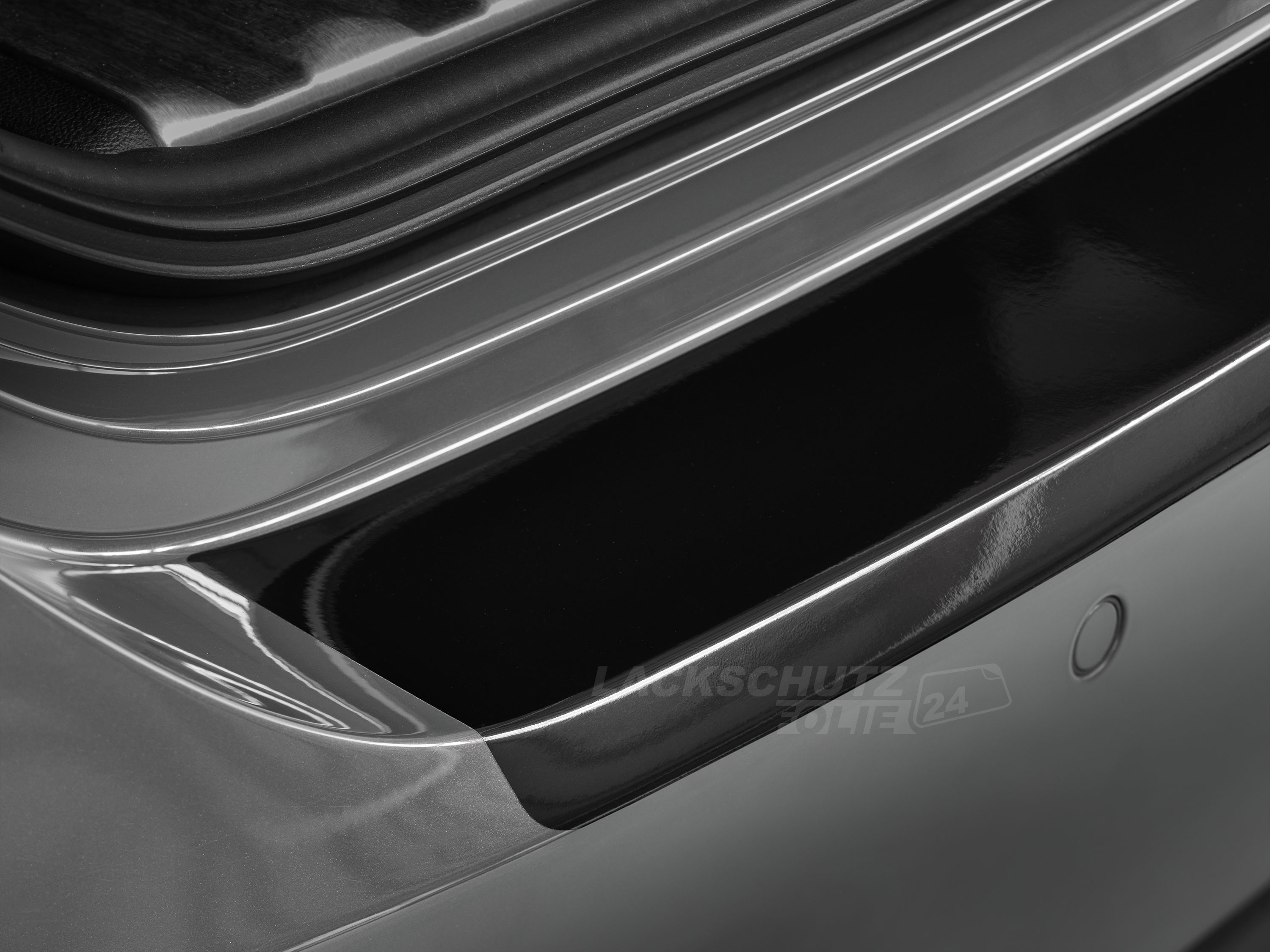 Ladekantenschutzfolie - Schwarz Glatt Hochglänzend für BMW i3 Typ I01, ab BJ 2013 + Faceliftmodell